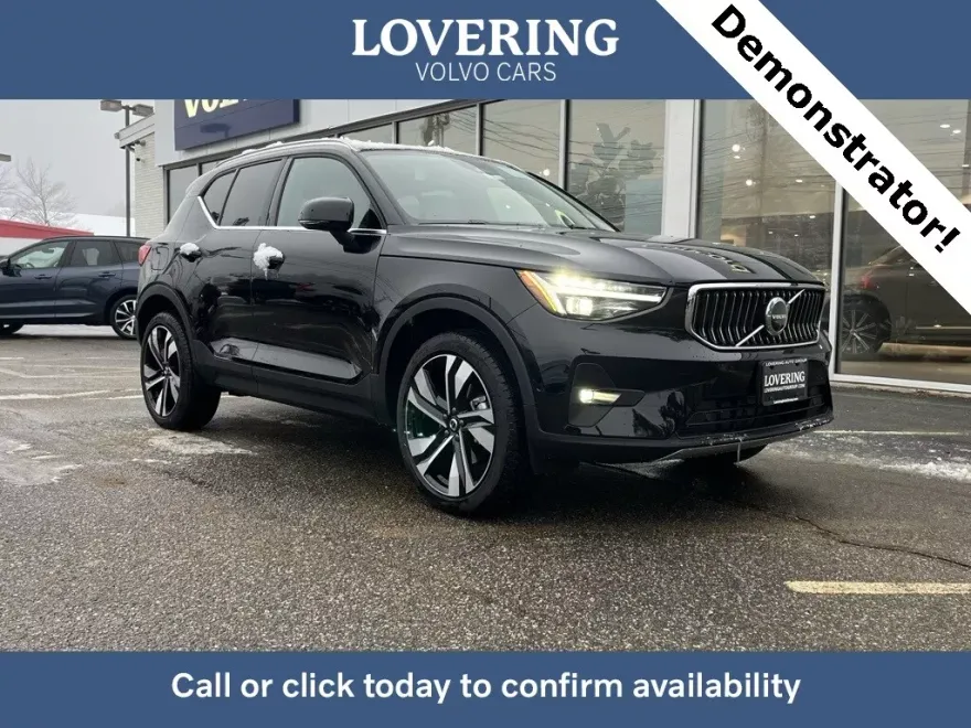 2025 Volvo XC40 Plus photo 1