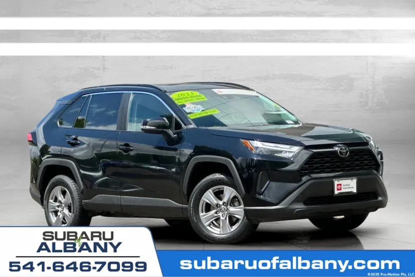 2023 Toyota RAV4 XLE photo 1
