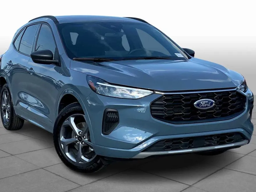 2024 Ford Escape ST-Line photo 1