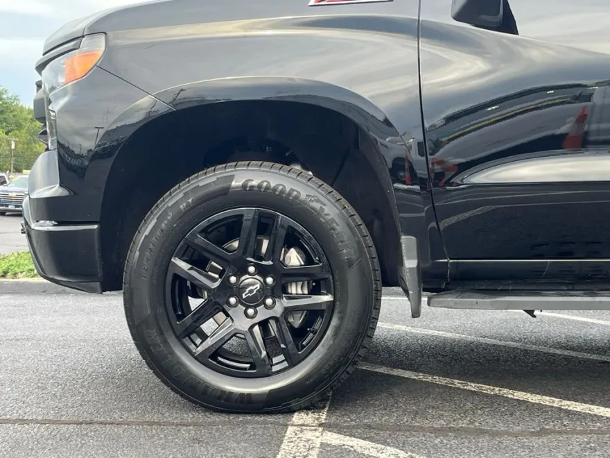 2023 Chevrolet Silverado 1500 Custom Trail Boss photo 1