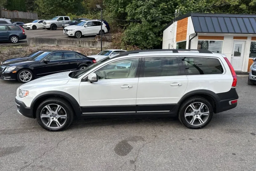 2015 Volvo XC70 T6 Platinum photo 1