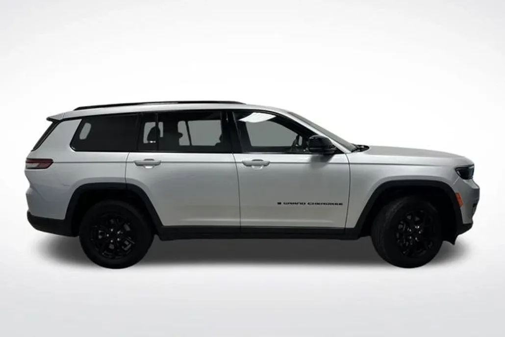 2024 Jeep Grand Cherokee Altitude photo 1
