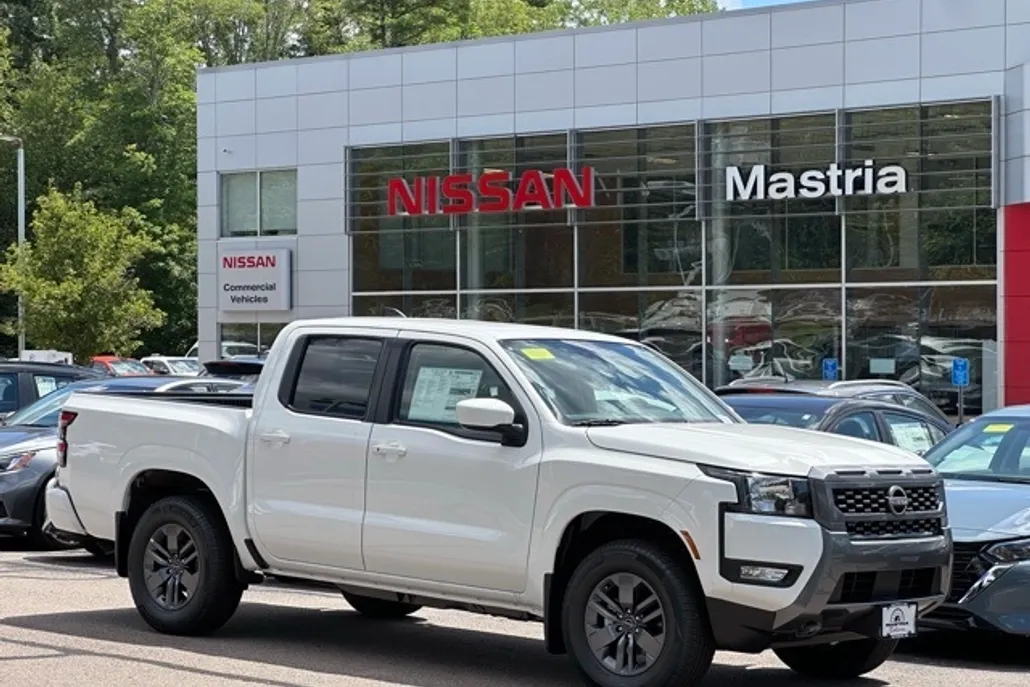 2025 Nissan Frontier Crew Cab SV photo 1