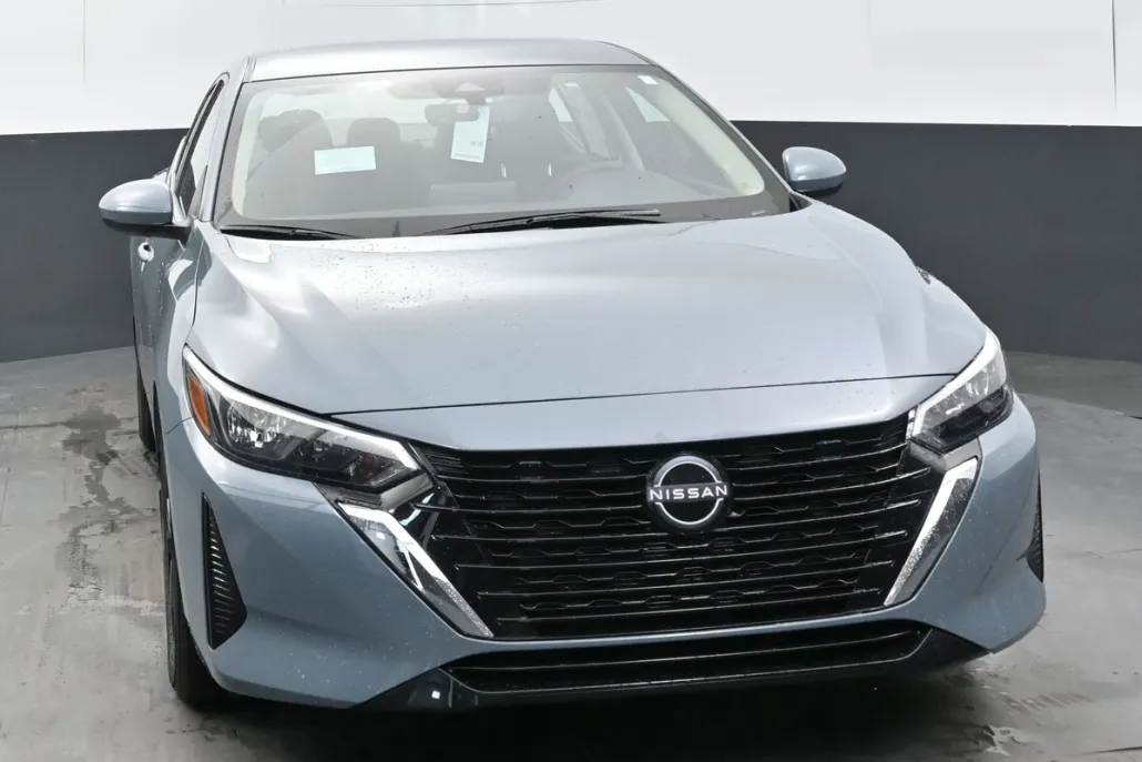 2024 Nissan Sentra SV photo 1