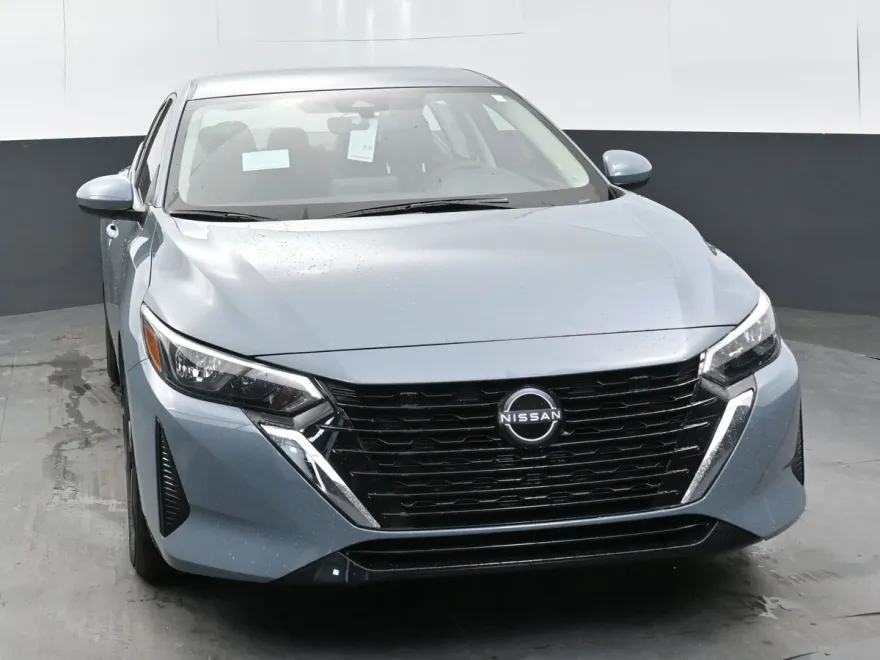 2024 Nissan Sentra SV photo 1