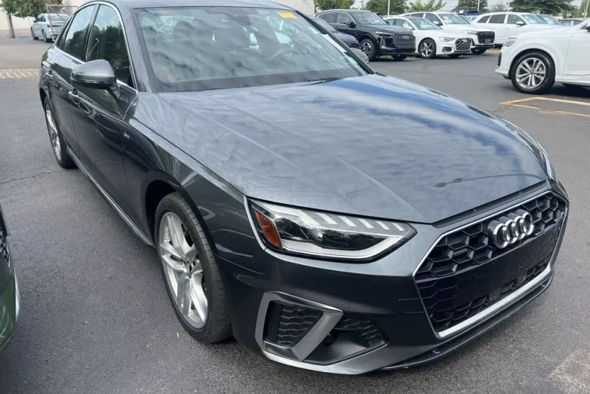 2020 Audi A4 45 Premium Plus photo 1