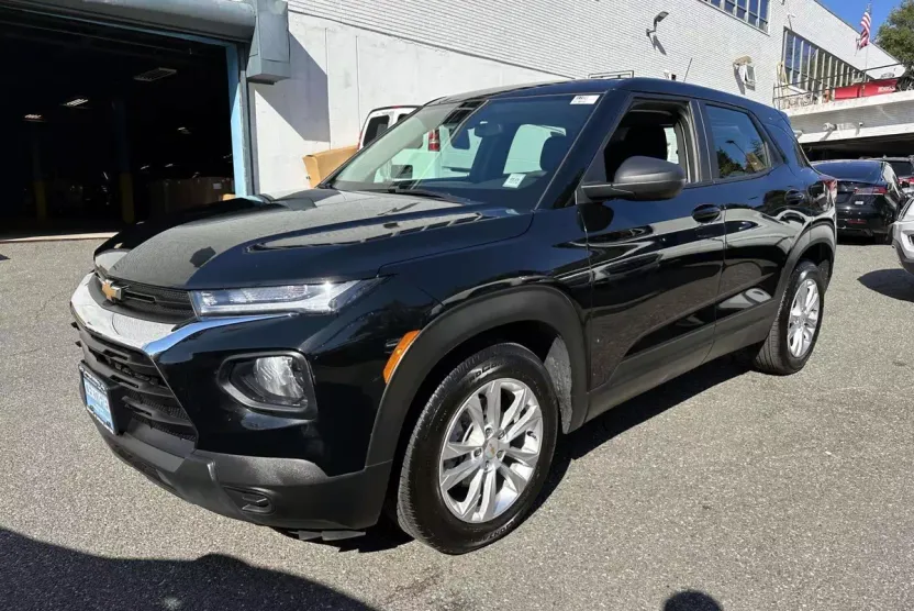 2022 Chevrolet Trailblazer LS photo 1