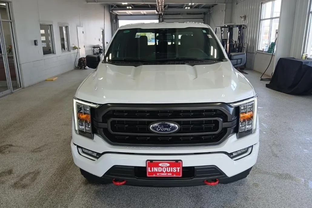 2023 Ford F-150 XLT photo 1