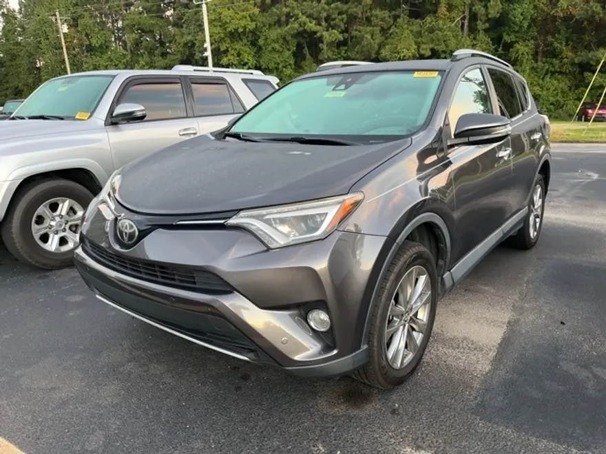2017 Toyota RAV4 Limited photo 1