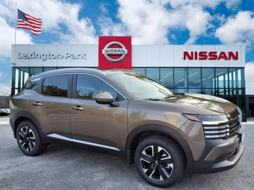 2025 Nissan Kicks SV photo 1