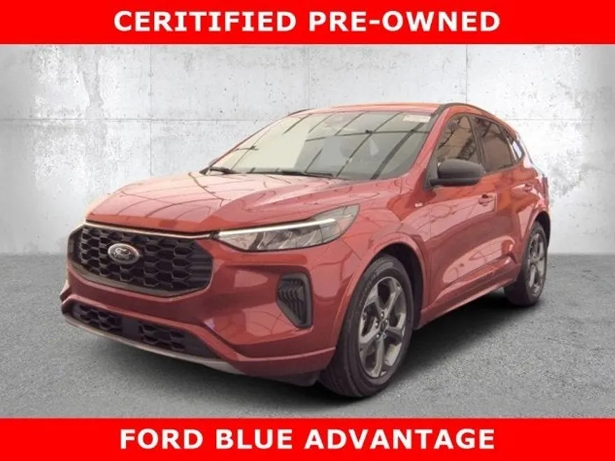 2023 Ford Escape ST-Line photo 1