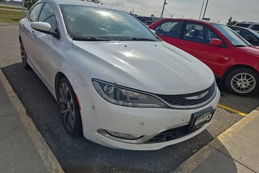 2015 Chrysler 200 C photo 1