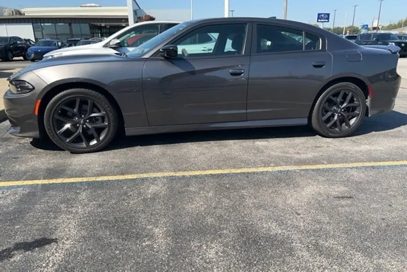 2022 Dodge Charger R/T photo 1