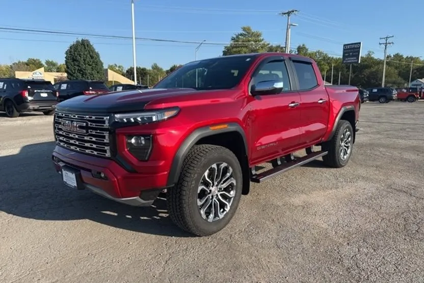 2024 Gmc Canyon Denali photo 1