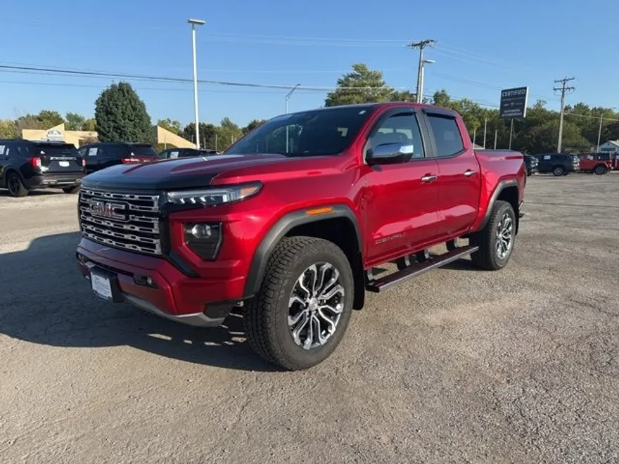 2024 Gmc Canyon Denali photo 1