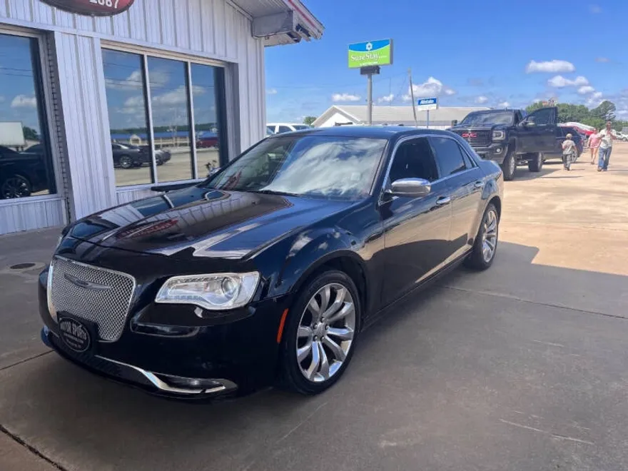 2019 Chrysler 300 Limited photo 1