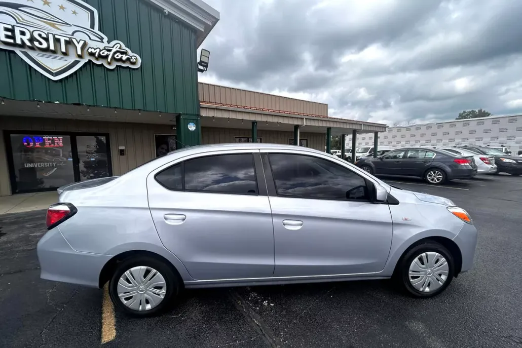 2021 Mitsubishi Mirage G4 ES photo 1