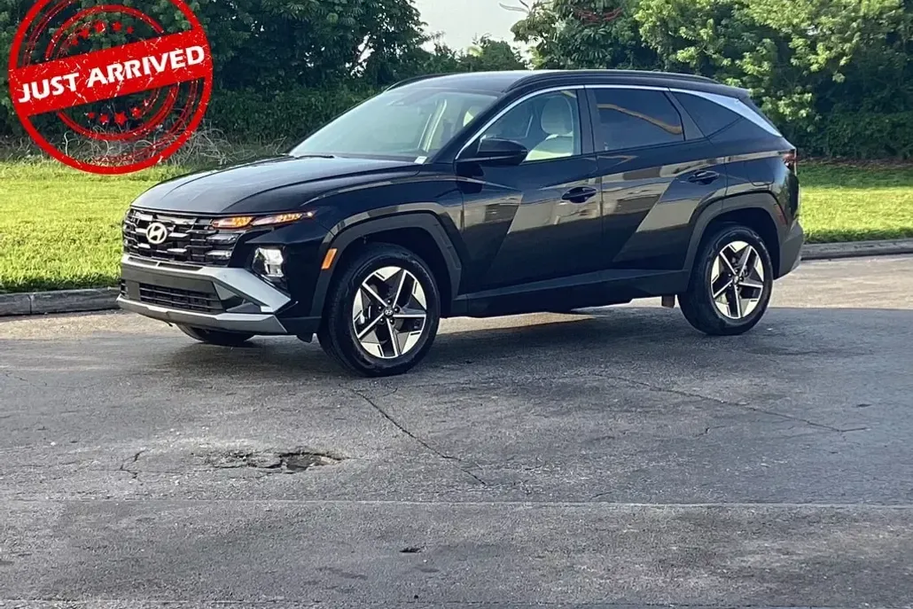 2025 Hyundai Tucson SEL photo 1