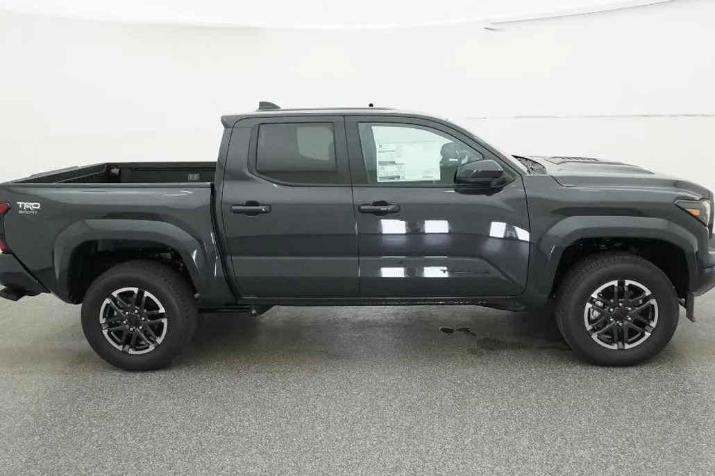 2025 Toyota Tacoma TRD Sport photo 1