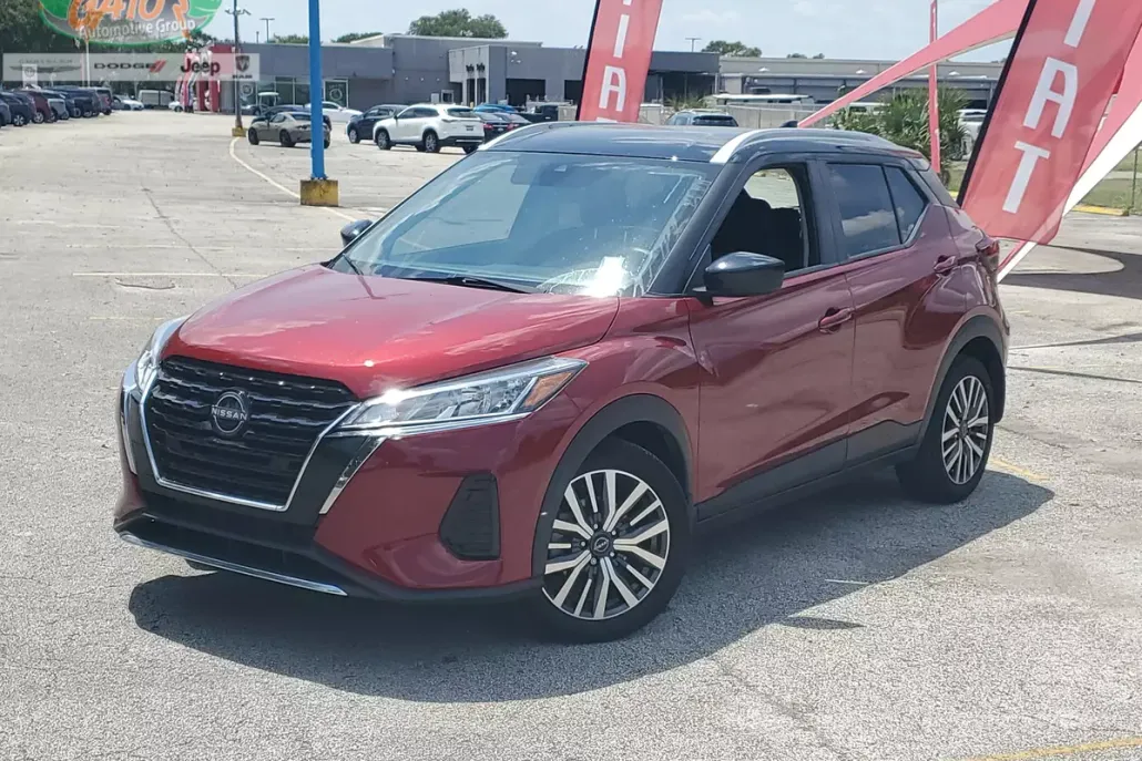 2023 Nissan Kicks SV photo 1