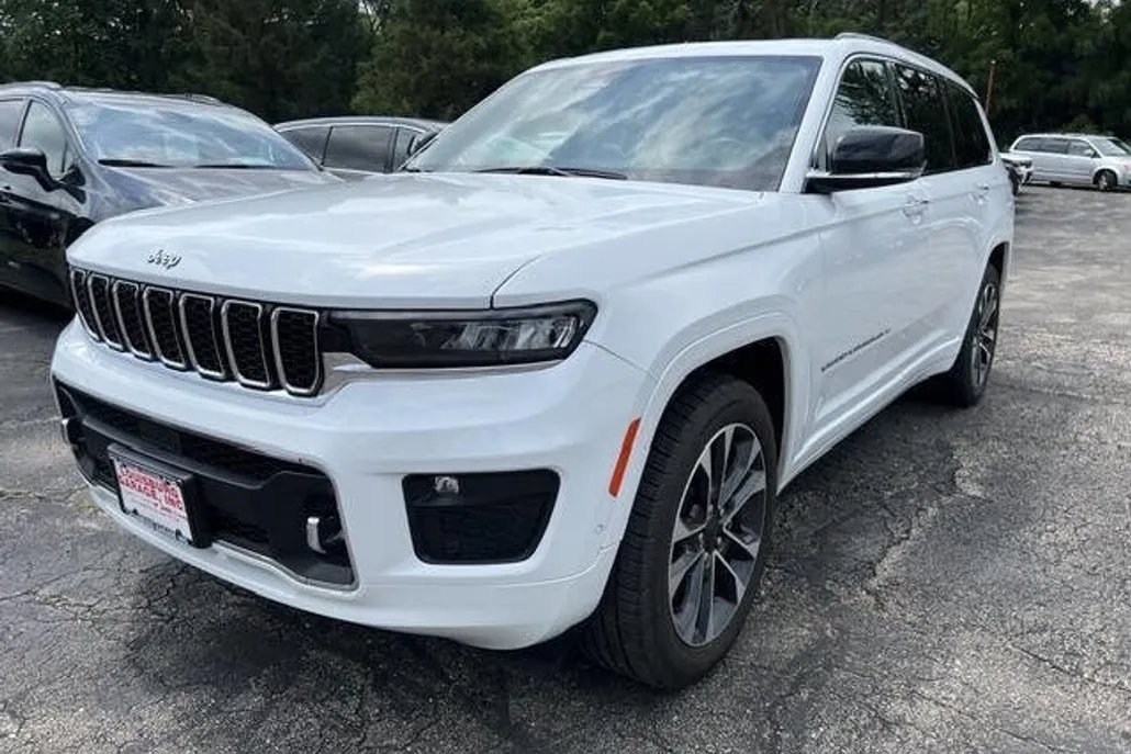 2022 Jeep Cherokee Overland photo 1