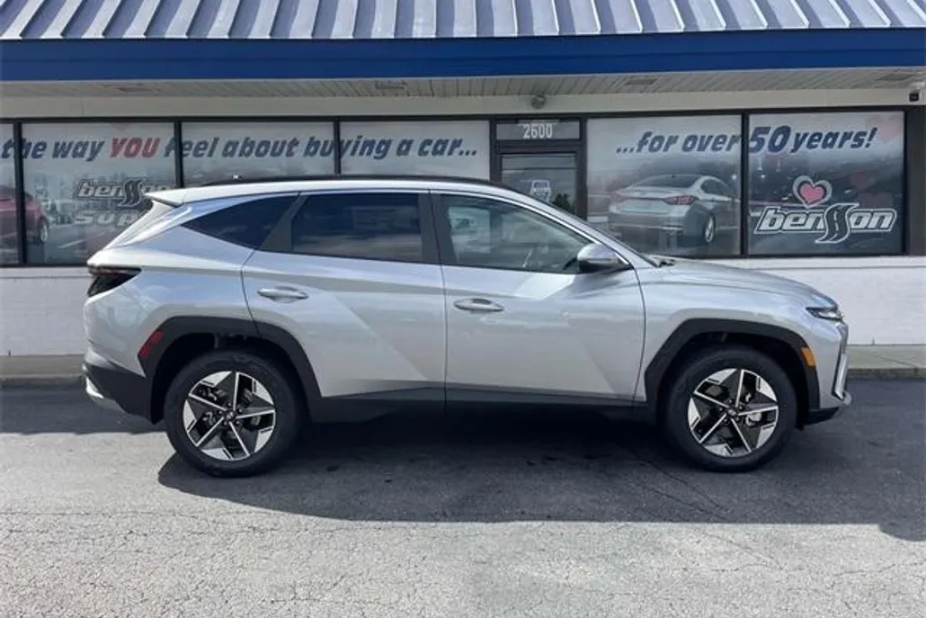 2025 Hyundai Tucson Hybrid SEL Convenience photo 1
