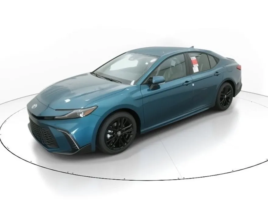 2026 Toyota Camry SE photo 1