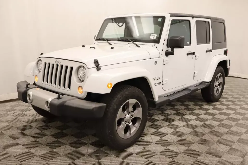 2018 Jeep Wrangler Unlimited Sahara photo 1