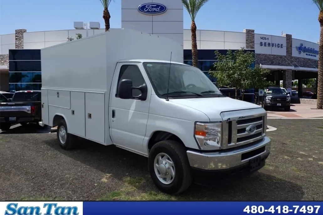 2025 Ford E-350 XL photo 1