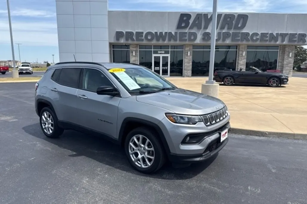 2022 Jeep Compass Latitude Lux photo 1