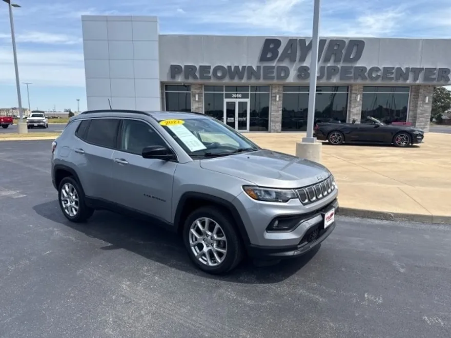 2022 Jeep Compass Latitude Lux photo 1