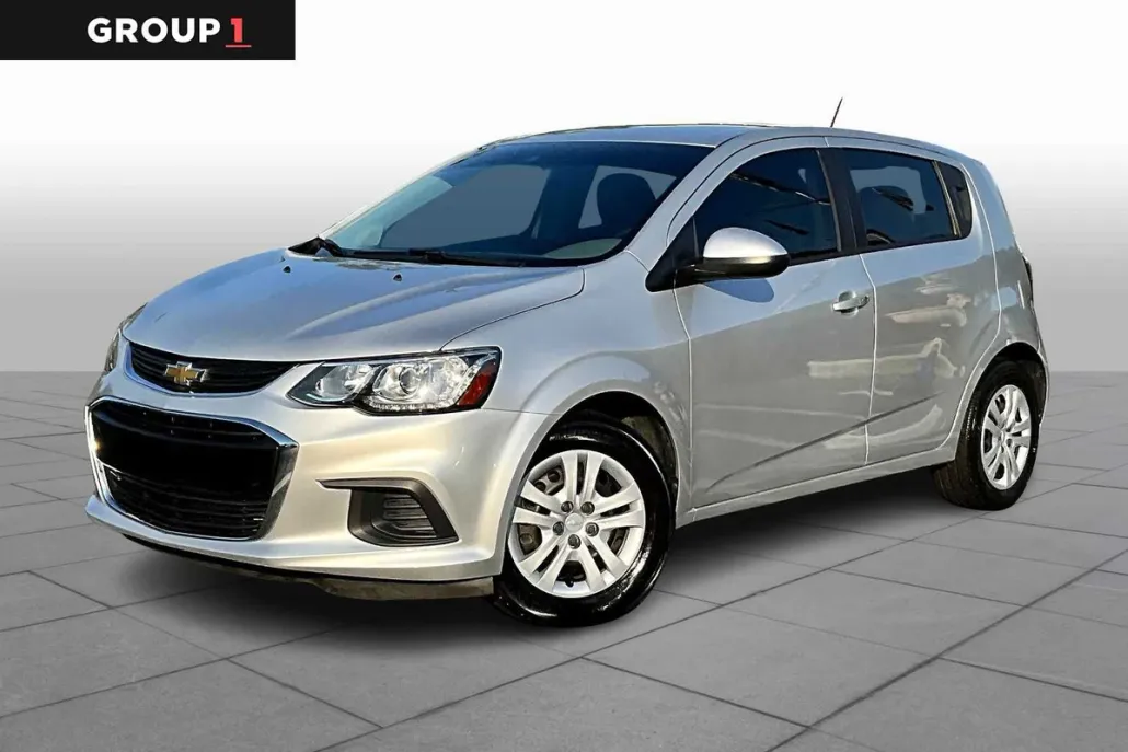 2020 Chevrolet Sonic LT photo 1