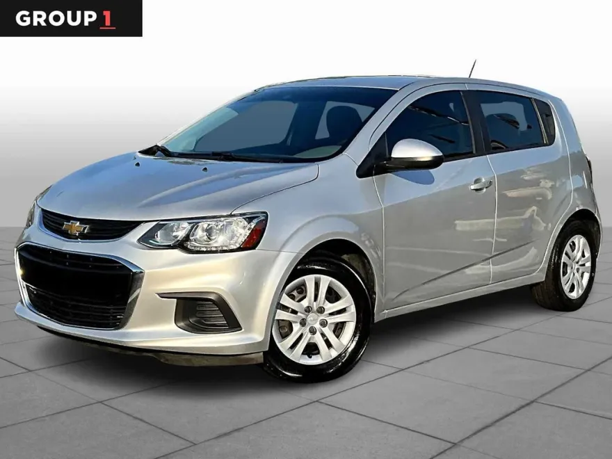 2020 Chevrolet Sonic LT photo 1