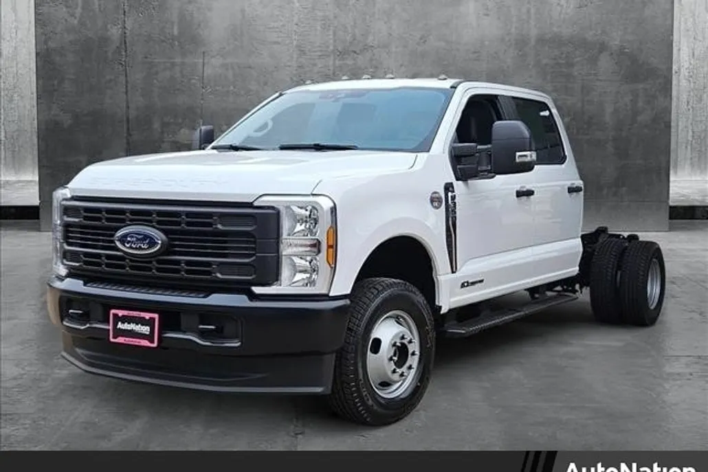 2025 Ford F-350 XL photo 1