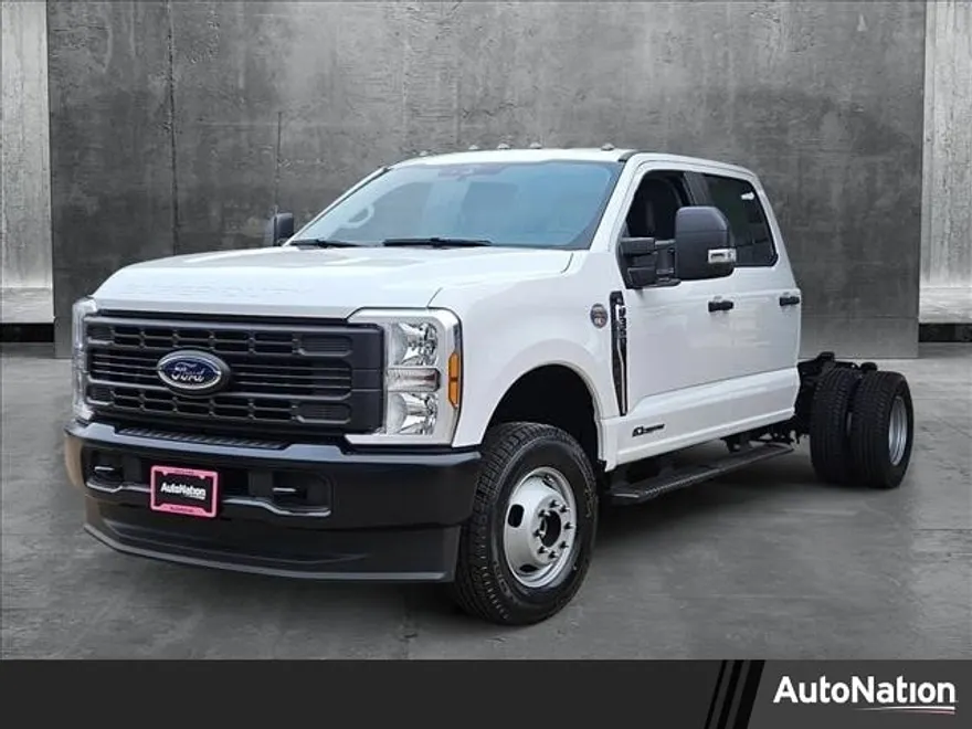 2025 Ford F-350 XL photo 1