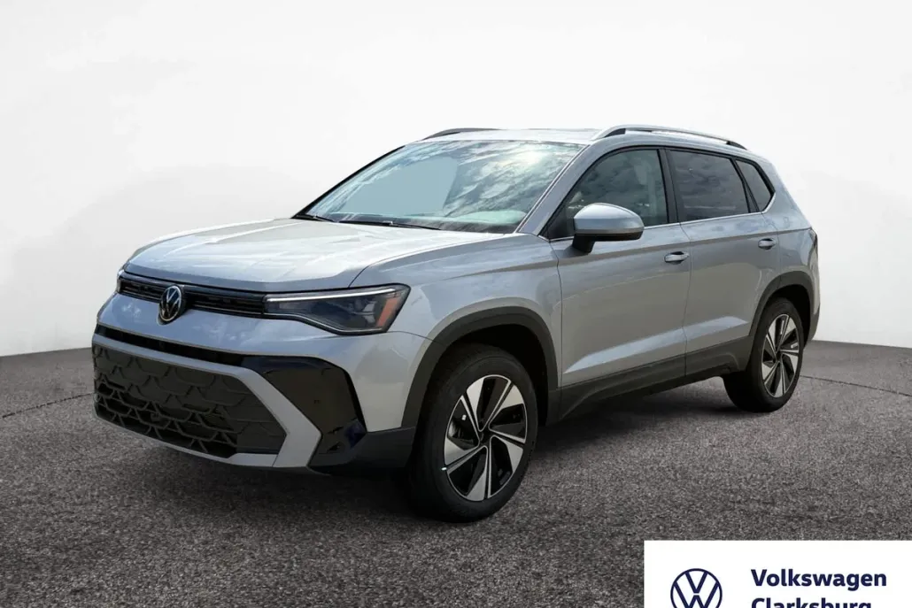 2025 Volkswagen Taos SE photo 1