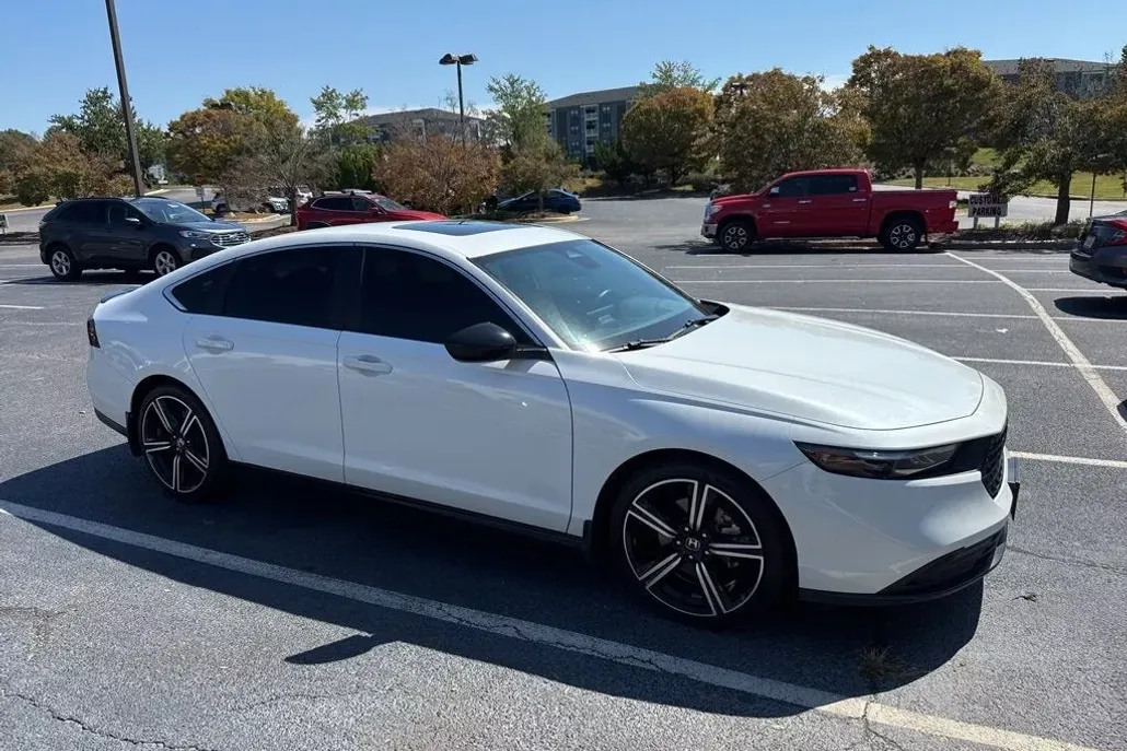 2024 Honda Accord Hybrid Sport photo 1