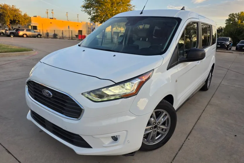 2023 Ford Transit Connect Wagon XLT photo 1