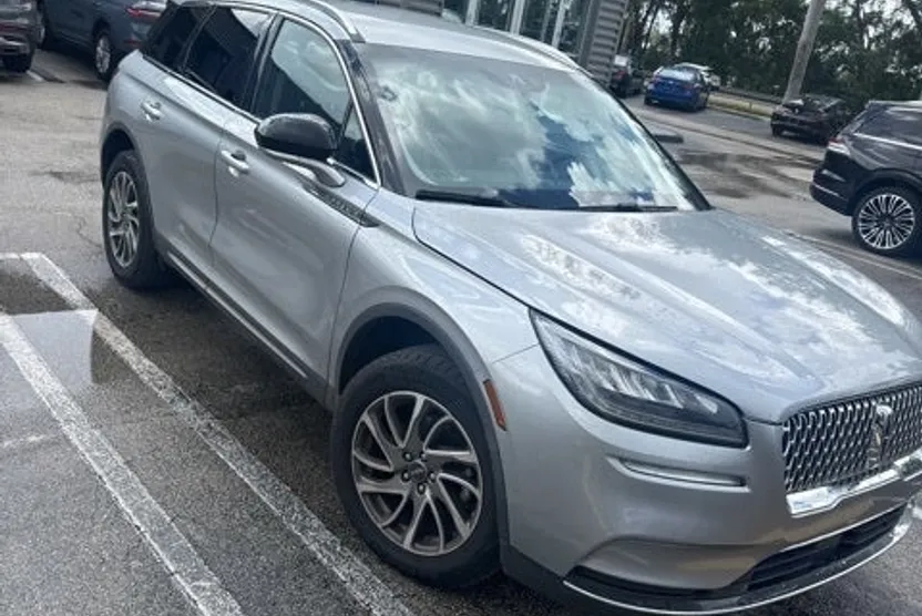 2022 Lincoln Corsair Standard photo 1