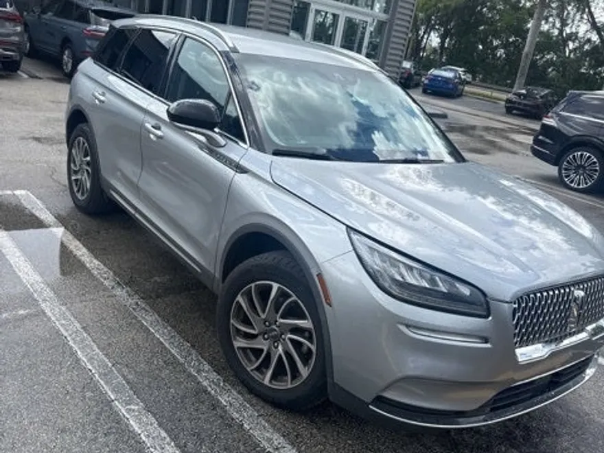 2022 Lincoln Corsair Standard photo 1
