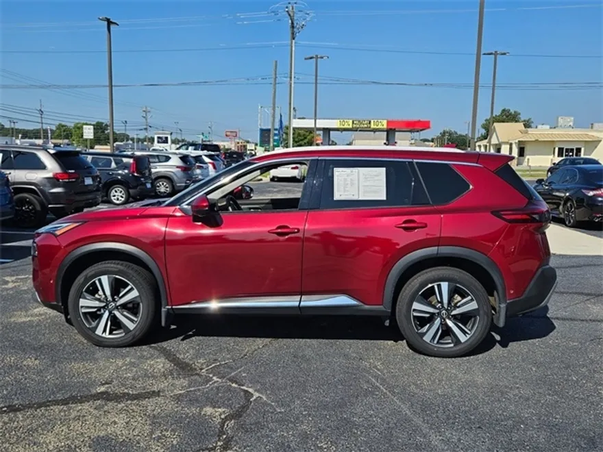 2023 Nissan Rogue Platinum photo 1