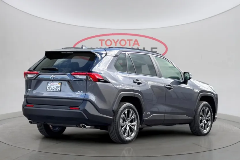 2024 Toyota RAV4 Hybrid XLE Premium photo 1