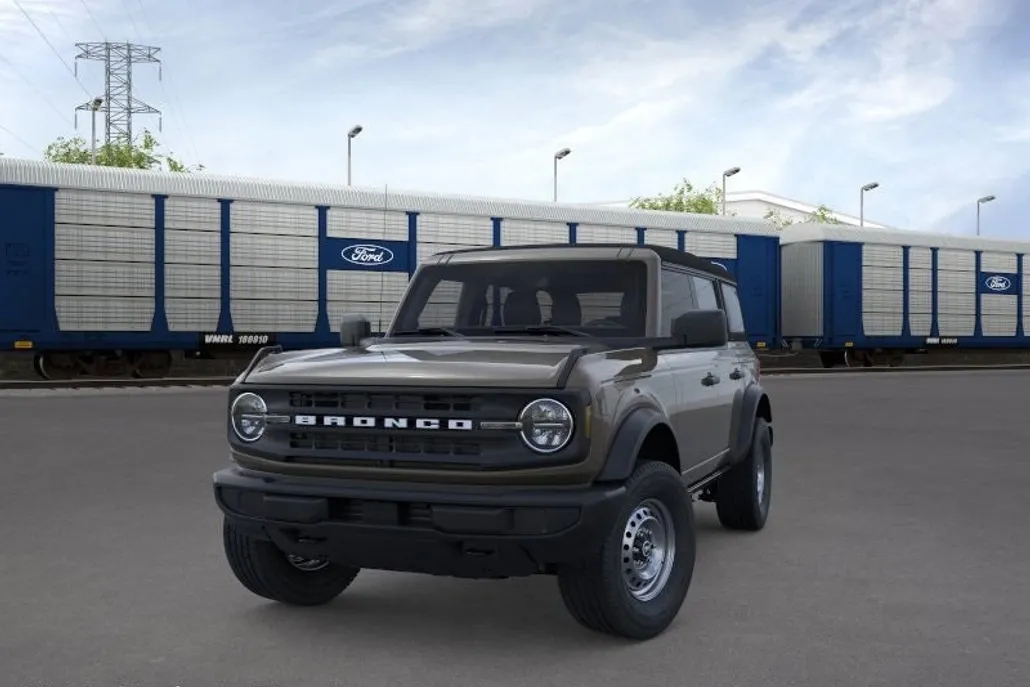 2025 Ford Bronco Base photo 1