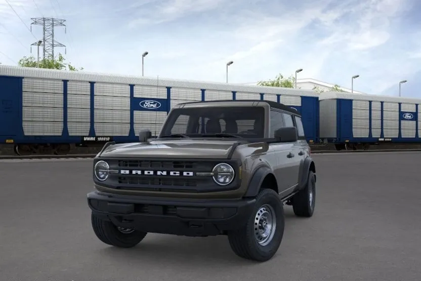 2025 Ford Bronco Base photo 1