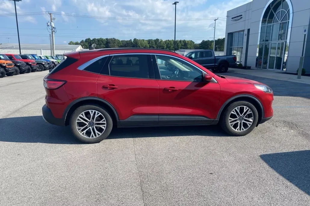 2020 Ford Escape SEL photo 1