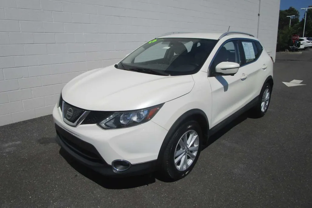2018 Nissan Rogue Sport SV photo 1