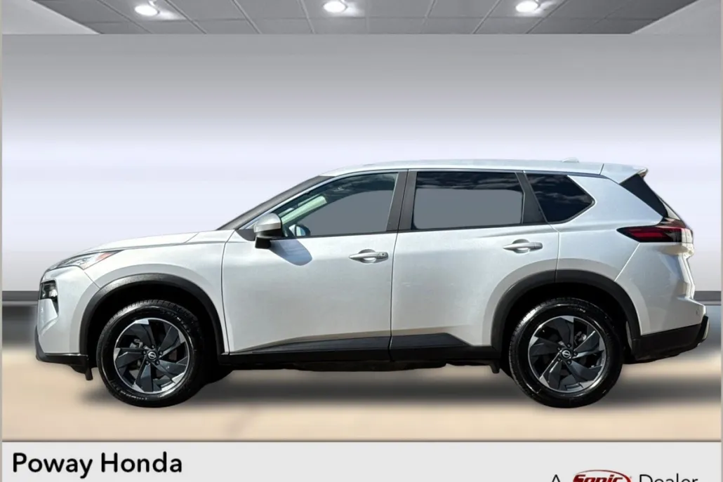 2024 Nissan Rogue SV photo 1