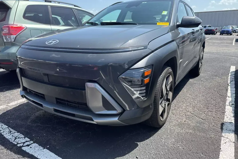 2024 Hyundai Kona Limited photo 1