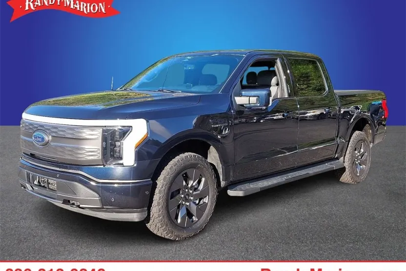 2022 Ford F-150 Lightning Lariat photo 1