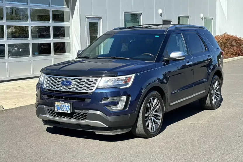 2016 Ford Explorer Platinum photo 1
